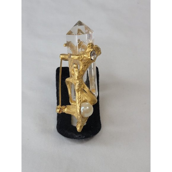 A.J.C. Lucite Brushed Gold Tone Rhinestone Faux Pearl Brooch - Picture 6 of 8